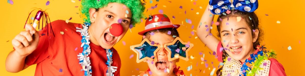 Costumes & Dress Up