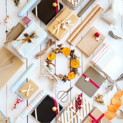 Cards, Giftbags & Giftwrap